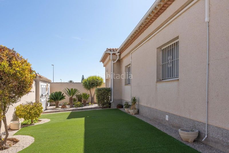 Foto e08d9623-c014-44a3-8be0-65749205b8b8. Xalet amb aparcament piscina a Playa Flamenca Orihuela