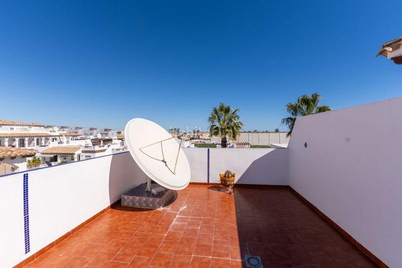 Foto ee06d7ac-0849-4f42-b482-be7640826fd5. Casa adossada amb aparcament piscina a Zeniamar - Horizonte - La Campana Orihuela
