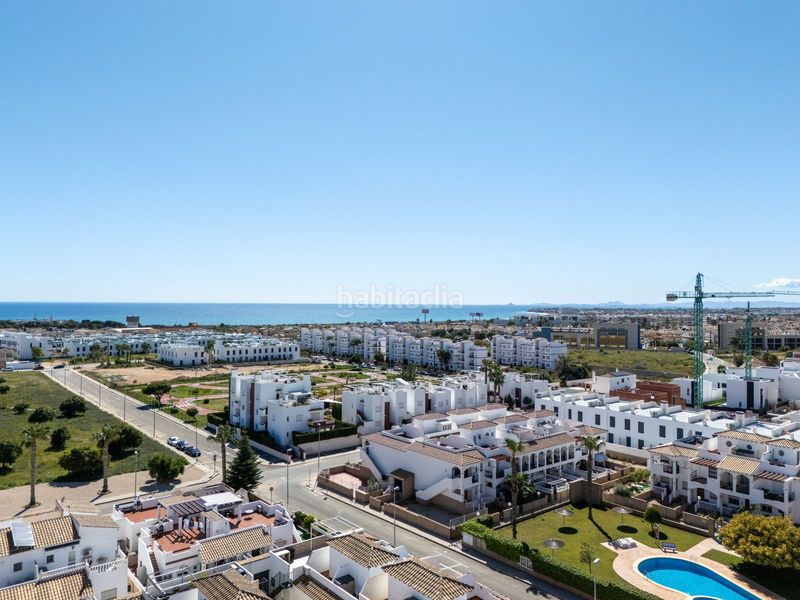 Foto efc6e80c-7e4f-445c-80dd-4060c7e72d9d. Casa adossada amb aparcament piscina a Zeniamar - Horizonte - La Campana Orihuela