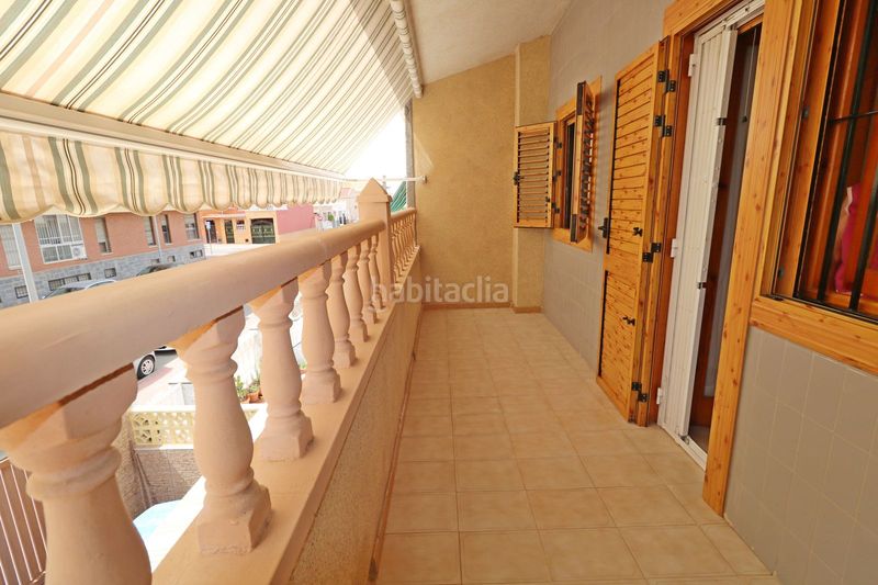Foto 6f1ce6cc-c58f-419a-b60e-ea2f85b342fe. Casa adossada amb aparcament a Playa de los Náufragos Torrevieja