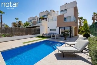 Xalet  N/a. Villa de lujo moderna con piscina privada en  el raso!