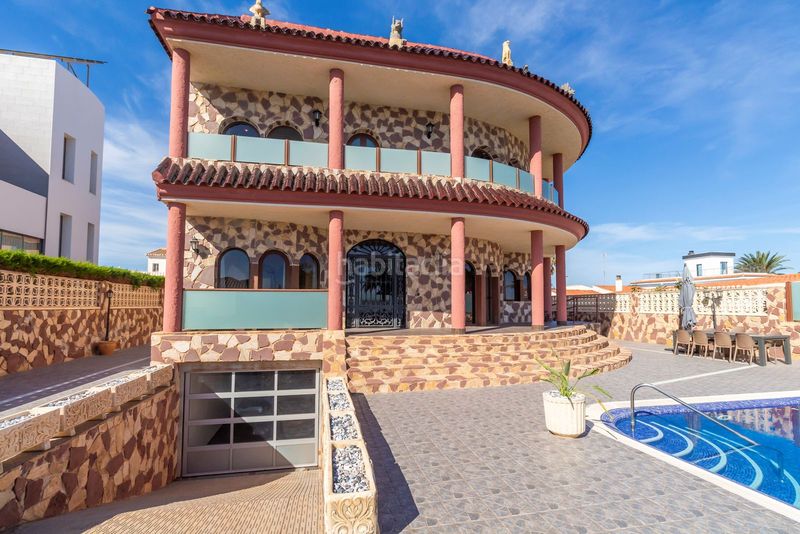 Foto 1b5a3d72-df20-409c-95e0-30efcd5e386f. Xalet amb aparcament piscina a La Zenia Orihuela