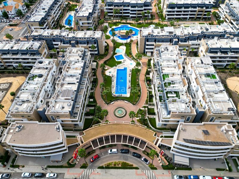 Foto 6a44bfc9-6500-49a1-ba8c-c70ee81f8ff0. Apartament amb piscina a Playa Flamenca Orihuela