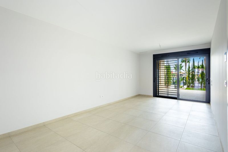 Foto fed59167-c446-4647-a6c1-8957bf2585a0. Apartament amb piscina a Playa Flamenca Orihuela