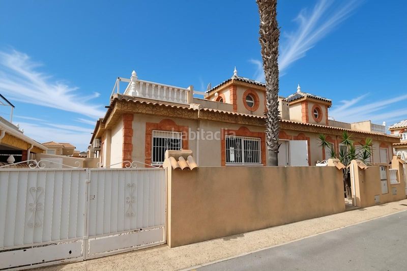 Foto 6b124751-a95a-4fb3-ac1e-b55506f5a25a. Apartament amb piscina a Playa Flamenca Orihuela