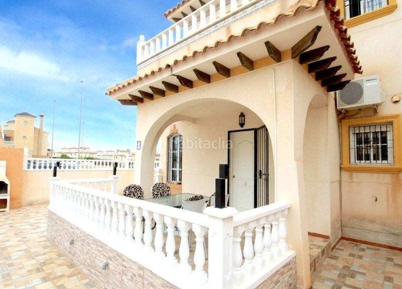 Foto 1c061e60-6d02-47fa-bea4-7fc4e4dbad80. Casa adossada amb piscina a Lomas de Cabo Roig - Los Dolses Orihuela