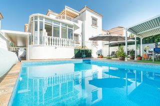 Xalet  N/a. Villa de ensueño reformada en villamartín!