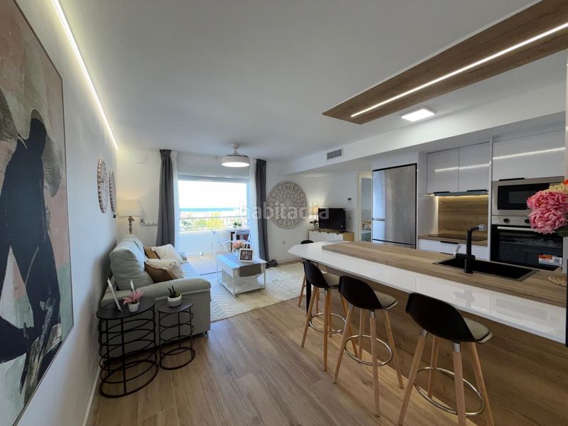 Foto 78e81c3c-7d6f-4b8a-ab5a-fad7a2bff384. Apartament amb aparcament piscina a Punta Prima Torrevieja