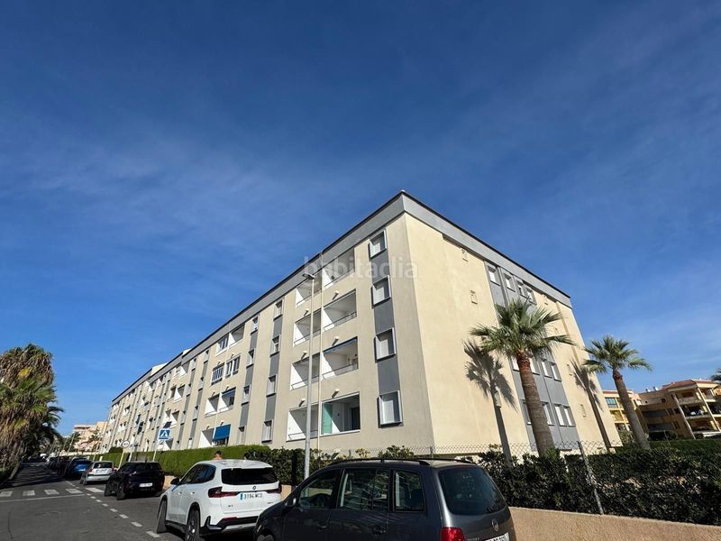 Foto 99a33cc9-de32-406a-9187-9f3c94125c16. Apartament amb aparcament piscina a Punta Prima Torrevieja