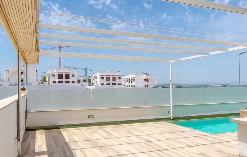 Foto 6ce54748-ec55-4b9b-8b36-a9468dc1a28c. Chalet con parcheggio piscina in Los Balcones-Los Altos Torrevieja