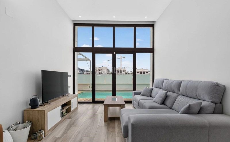 Foto ae62aab9-b119-4351-8c0d-4905e2569189. Chalet con parcheggio piscina in Los Balcones-Los Altos Torrevieja