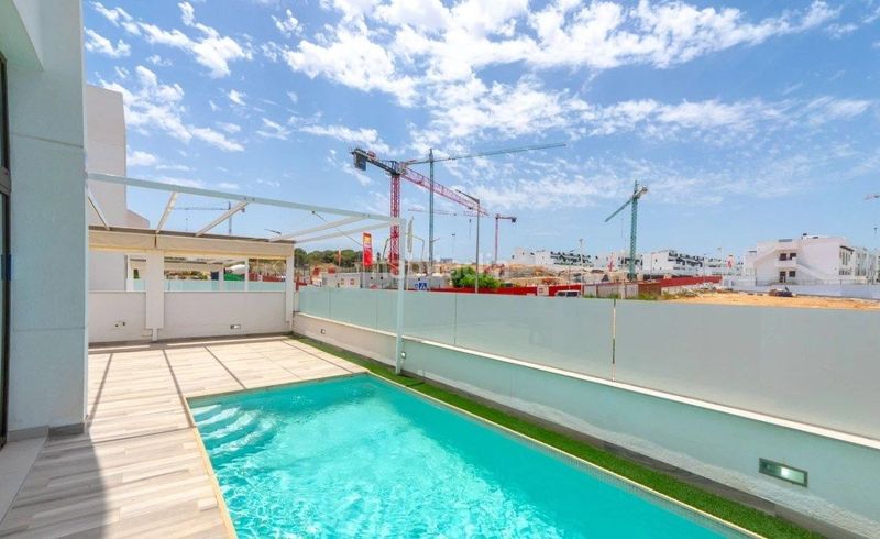 Foto e27b05bf-b024-4f2e-a3cf-f3ae8f7fefea. Chalet con parcheggio piscina in Los Balcones-Los Altos Torrevieja