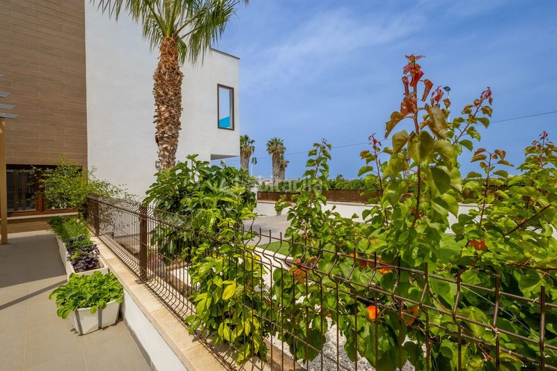 Foto f38b4101-601d-4901-8edc-89b329a1403f. Casa adossada amb aparcament piscina a Los Balcones-Los Altos Torrevieja
