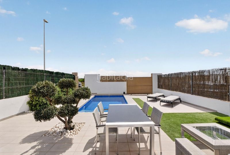Foto 29309469-b5dc-4e13-b135-0a8a72bf6078. Chalet mit parking pool in El Raso Guardamar del Segura