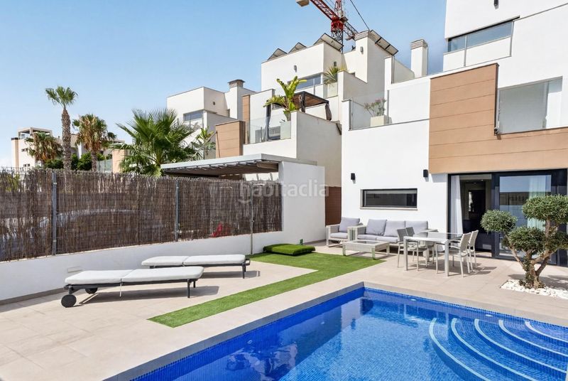 Foto 40ab7cf9-2e3e-4a81-b7a5-0ed03e17e32f. Chalet mit parking pool in El Raso Guardamar del Segura