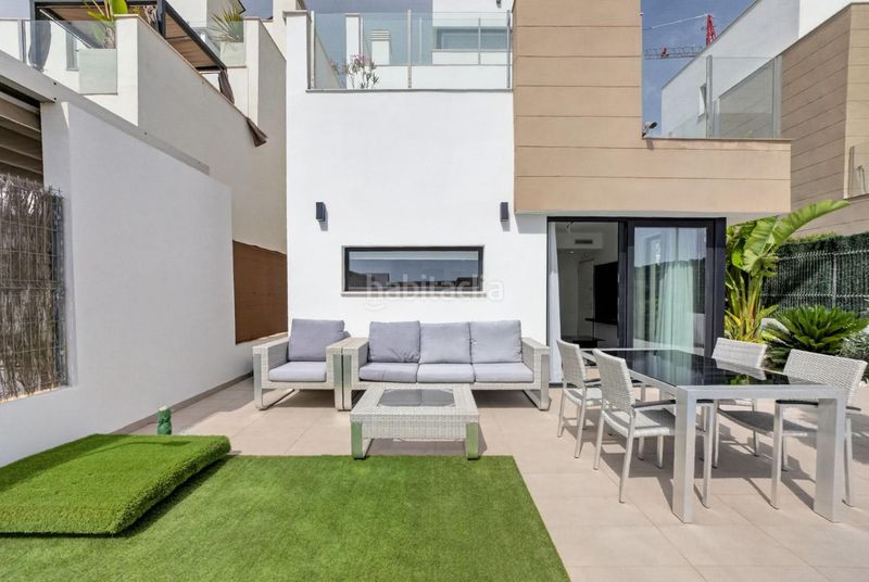 Foto 9d858ddd-0a25-4a81-8bd8-ba2774f69904. Chalet mit parking pool in El Raso Guardamar del Segura