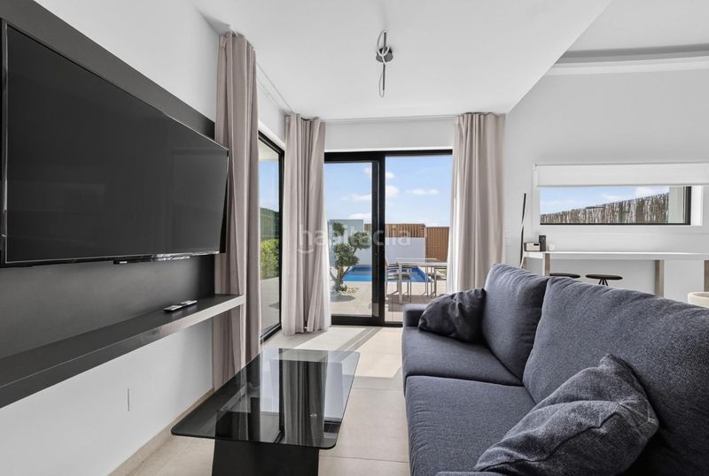 Foto ad3a8fd9-aab8-4ee3-b427-fbf2d0294f59. Chalet mit parking pool in El Raso Guardamar del Segura