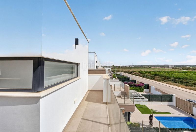 Foto c8d5863d-d67d-4fe7-936d-955c659401cf. Chalet mit parking pool in El Raso Guardamar del Segura