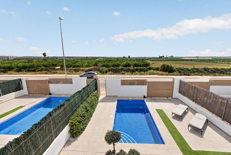 Foto e678b2ea-437e-4467-96bc-31313d128bb0. Chalet mit parking pool in El Raso Guardamar del Segura