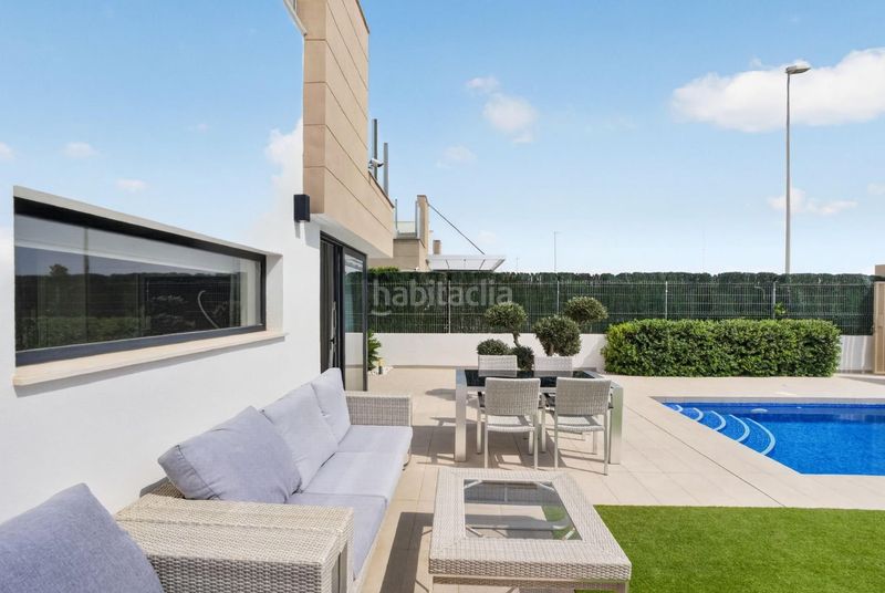 Foto fdad3974-9979-48fb-9ab6-b21588e14635. Chalet mit parking pool in El Raso Guardamar del Segura
