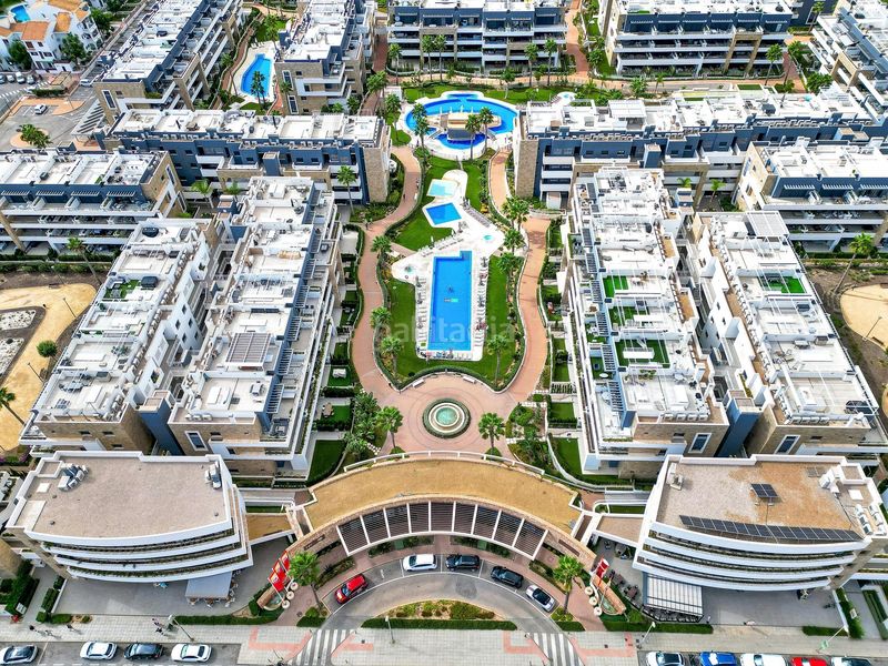 Foto 05d845cd-8c9b-4d6a-bb7b-e849fd70859a. Apartament amb aparcament piscina a Playa Flamenca Orihuela