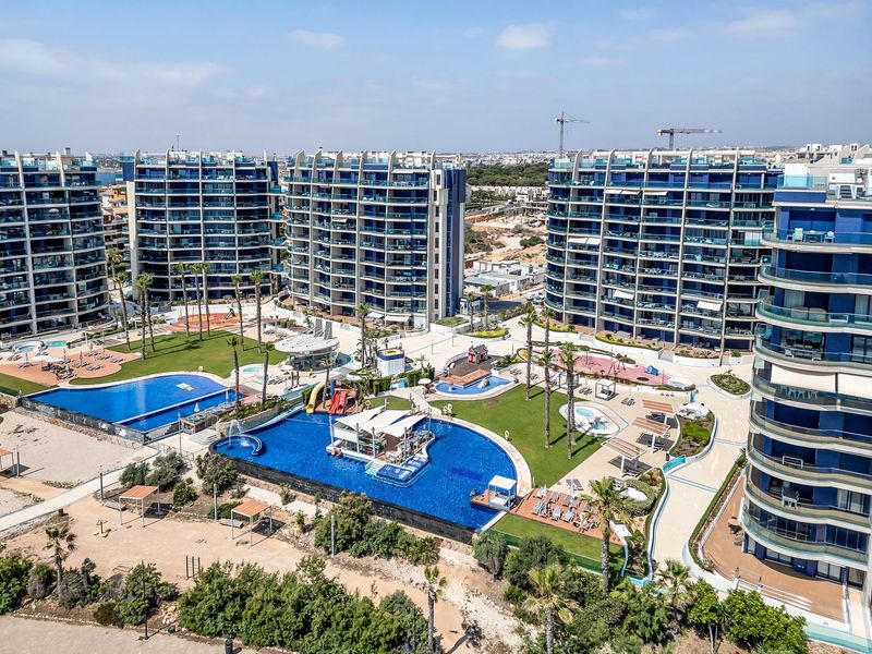 Foto 29aeacb1-0a57-4915-8b40-3858d34d5da0. Apartament amb aparcament piscina a Punta Prima Torrevieja