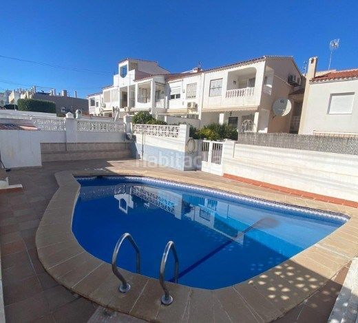 Foto 7c903fad-f4d7-4669-a048-a49e8c6d9fea. Casa adossada amb aparcament piscina a Cañada del Molino Torrevieja