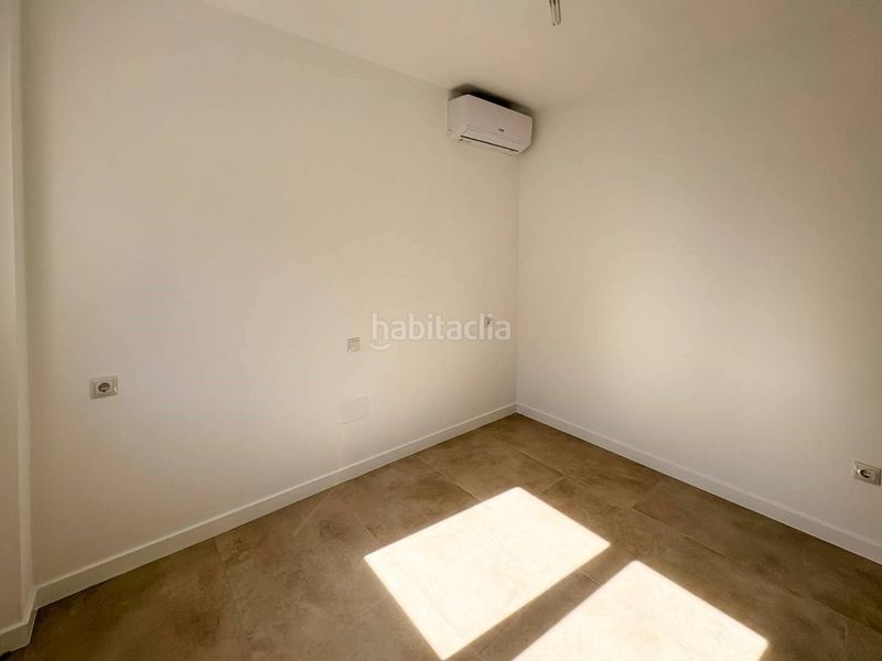 Foto a796b7bd-b7b8-45d2-a31c-56a897bb4eb3. Casa adossada amb aparcament a Pueblo Acantilado-Lanuza Campello (el)
