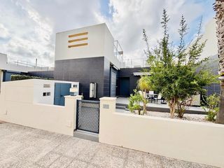 Casa adossada a Villamartín-Las Filipinas