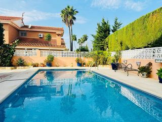 Chalet  N/a. Fantástica villa en benidorm!
