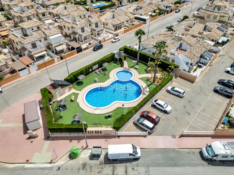Foto 56b6d791-f3bc-4ed9-8c49-301facfd08c8. Apartament amb piscina a Lomas de Cabo Roig - Los Dolses Orihuela