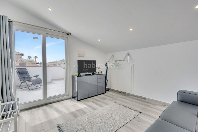 Foto efd80d20-83a5-48e8-81b7-68106458a579. Apartament amb piscina a Lomas de Cabo Roig - Los Dolses Orihuela