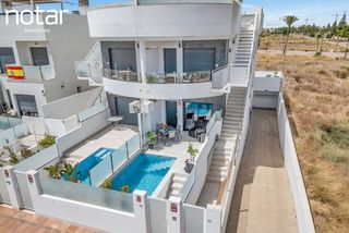 Apartment  N/a. Exclusivo apartamento en planta baja con vistas al mar y piscina