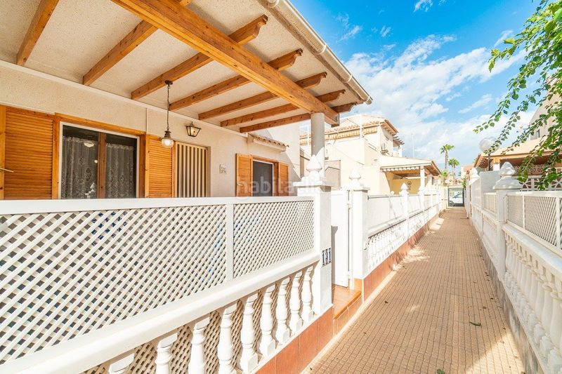 Foto 6e3f1f7f-0b54-42b9-a60f-583c8153357f. Casa a schiera con piscina in Playa Flamenca Orihuela