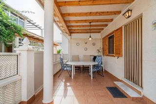 Casa adossada  N/a. Adosada en una zona atractiva!