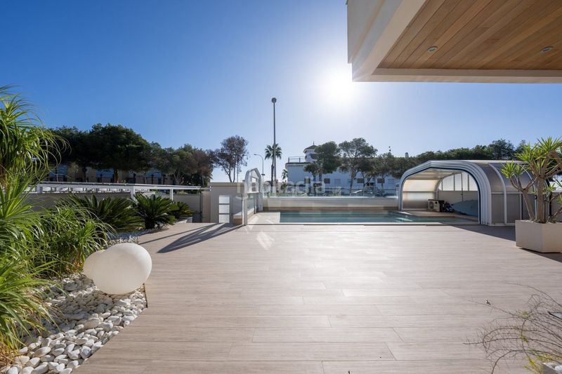 Foto b1dafe61-13ae-42b9-89bb-57aa25b2063a. Xalet amb aparcament piscina a Campoamor Orihuela