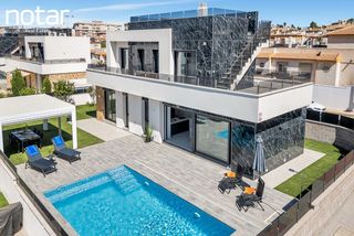 Xalet  N/a. Villa exclusiva con piscina de agua salada!
