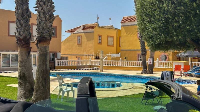 Foto e3401ada-f116-47a8-9af5-d8795cf74d4d. Casa adossada amb piscina a La Regia Orihuela