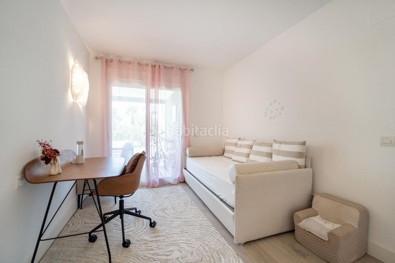 Foto f5c493f5-1389-4c1d-89fb-6abb8f709ad3. Apartament amb aparcament piscina a Punta Prima Torrevieja