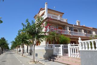 Casa adossada a Torre de la Horadada