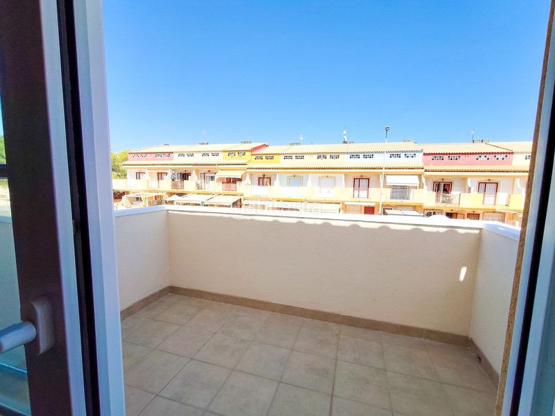 Foto 0d7c9896-9d00-42f7-95d2-f8be6790d6c5. Casa adossada amb aparcament piscina a Playa Flamenca Orihuela