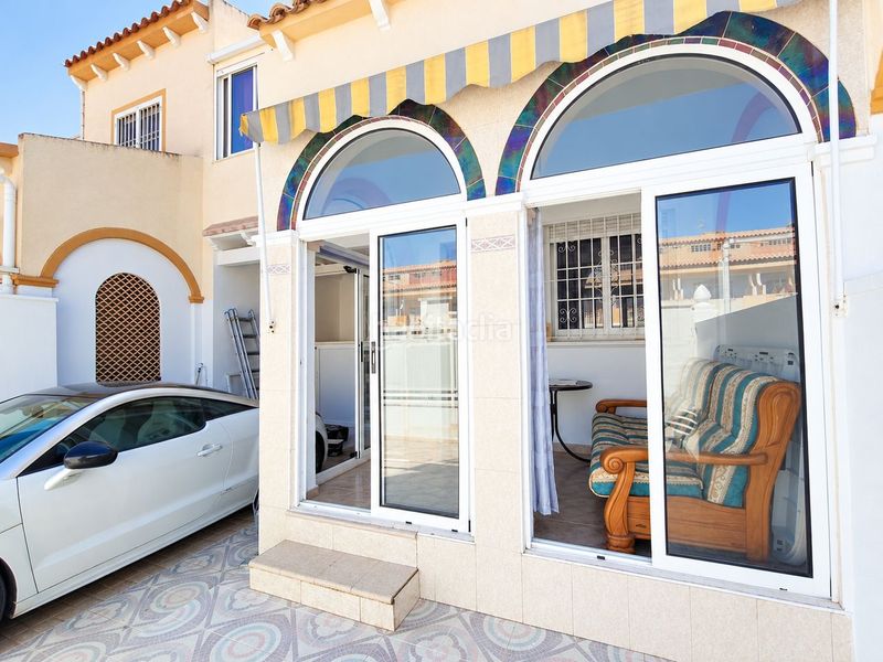 Foto af4e47a6-2fb4-4761-8499-049976a2003f. Casa adossada amb aparcament piscina a Playa Flamenca Orihuela