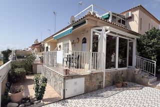 Reihenhaus  N/a. Encantadora casa adosada en esquina en una zona tranquila y popu