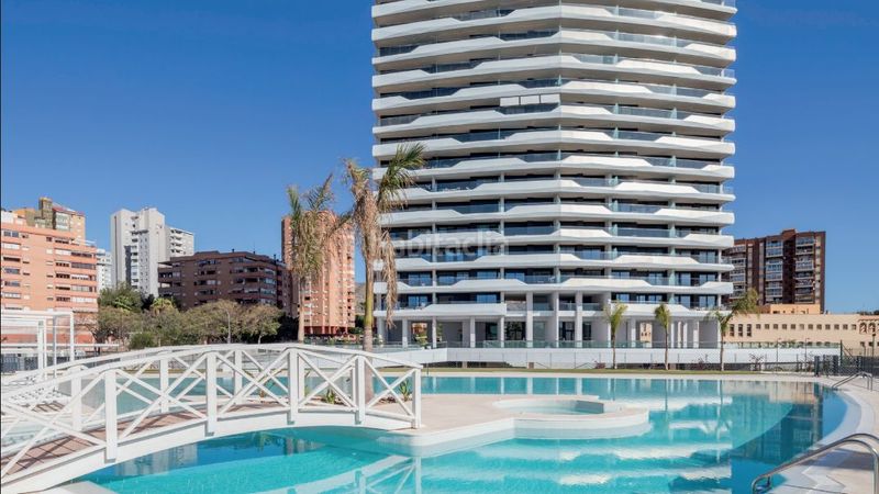 Foto 46f6484b-0489-48ca-80c6-ab69c538caa8. Apartament amb aparcament piscina a Playa Poniente Benidorm