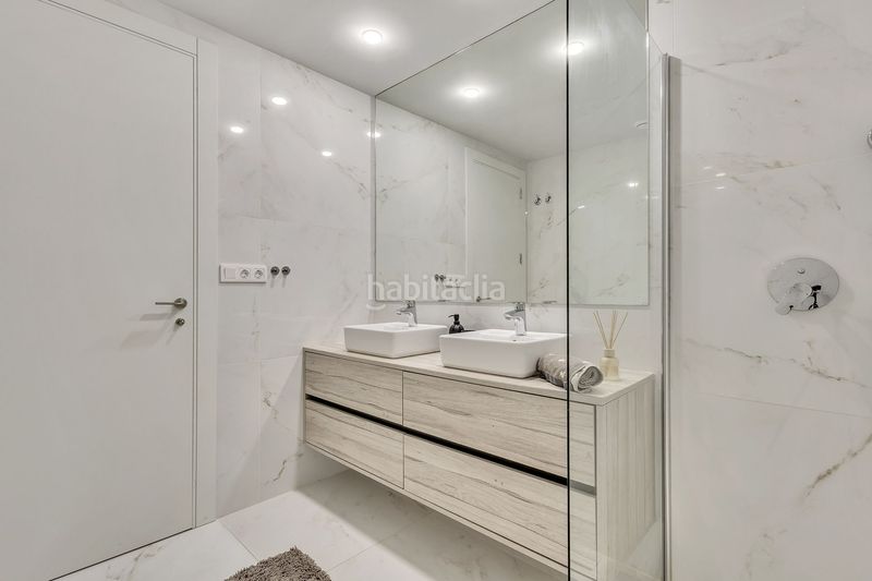 Foto 49af13b8-c547-4d3d-92cf-5e965d30f6f0. Apartament amb aparcament piscina a Playa Poniente Benidorm