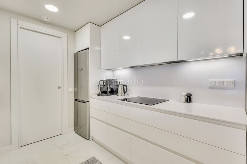 Foto 8a2c7cdb-a09d-4052-9fd8-eb6487be49f4. Apartament amb aparcament piscina a Playa Poniente Benidorm