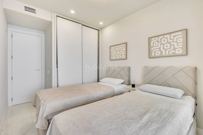 Foto ace59a5c-3b6d-463c-bba5-43d8fbf4a4d4. Apartament amb aparcament piscina a Playa Poniente Benidorm