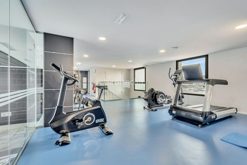 Foto c77b241d-785a-456f-a677-ce38f49b79b6. Apartament amb aparcament piscina a Playa Poniente Benidorm