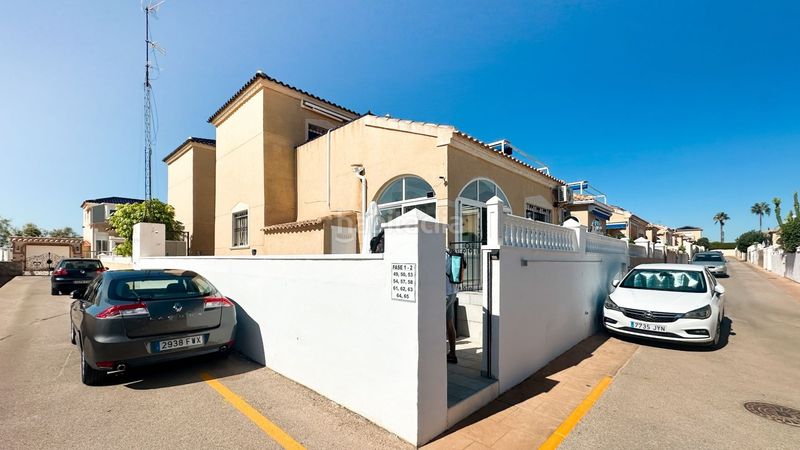 Foto 6518908f-327e-433e-8d91-776a910d7d03. Casa adossada amb piscina a Playa Flamenca Orihuela