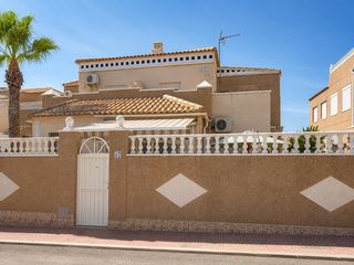 Xalet  Altos de la bahia. Acogedora y espaciosa villa en una zona muy solicitada!